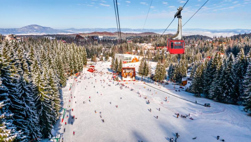 S-a deschis sezonul de schi în Poiana Brașov! Care sunt pârtiile pe care se poate schia începând cu 18 decembrie 2024