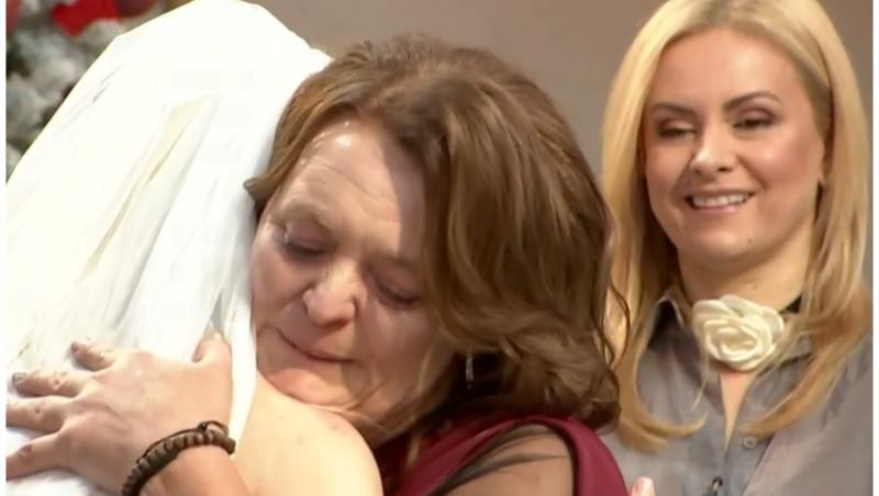 Mireasa, sezon 10, 19 decembrie 2024. Fetele au defilat în rochiile de mireasă în fața familiilor. Au curs lacrimi de emoții