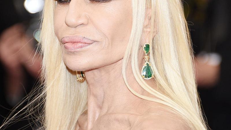 Donatella Versace, de nerecunoscut pe covorul roșu. Cum arată acum creatoarea de modă. Fanii au reacționat imediat: „E șocant”