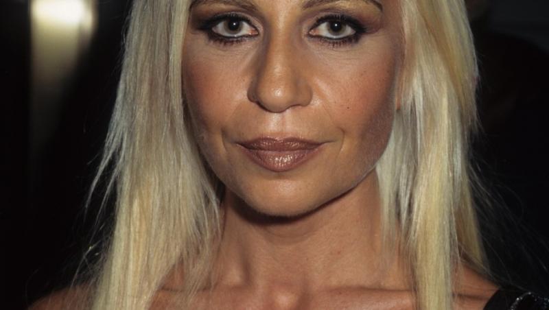 Donatella Versace, de nerecunoscut pe covorul roșu. Cum arată acum creatoarea de modă. Fanii au reacționat imediat: „E șocant”