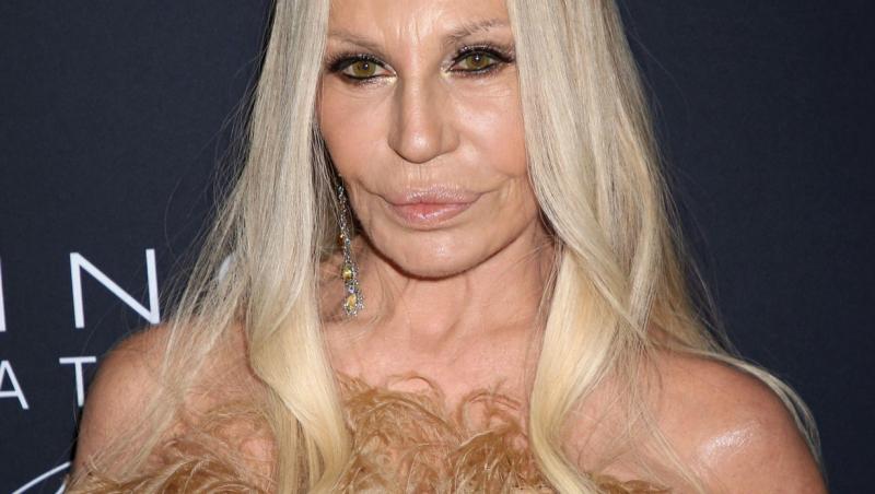 Donatella Versace, de nerecunoscut pe covorul roșu. Cum arată acum creatoarea de modă. Fanii au reacționat imediat: „E șocant”