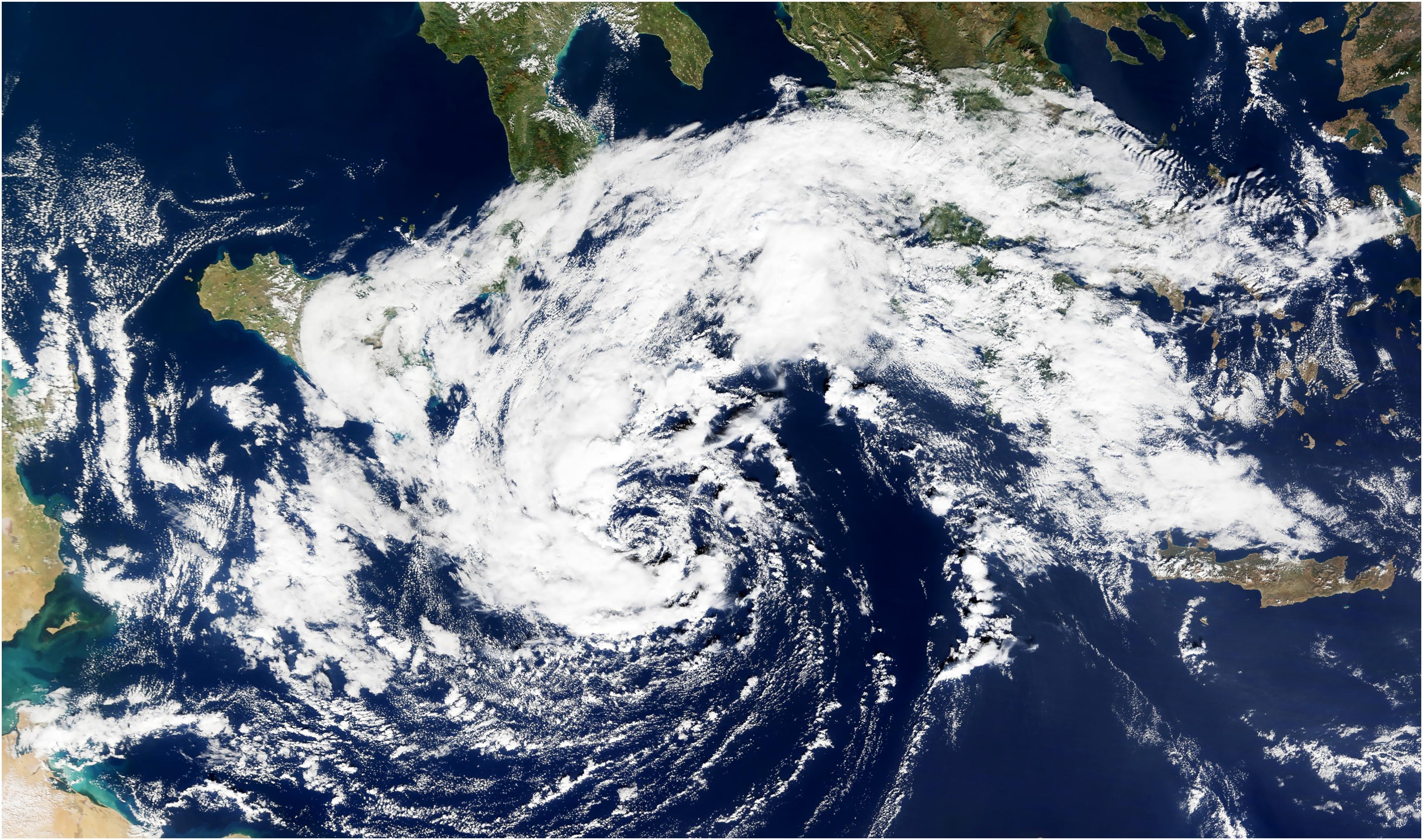imagine cu un ciclon mediteraneean