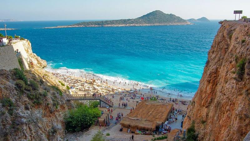 Antalya, plajă la mare cu spații pentru turiști