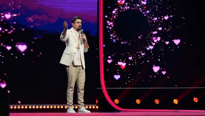 Cosmin Natanticu deschide cel mai nou sezon iUmor și dă de pământ cu Valentine’s Day: „E disperată după cadouri”