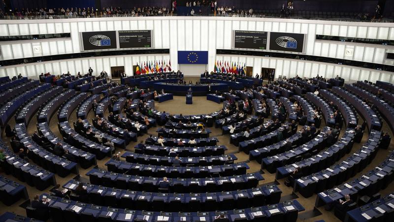 Versurile controversatei piese „Macarena”, recitate în Parlamentul European. Cum a reacționat Erika Isac