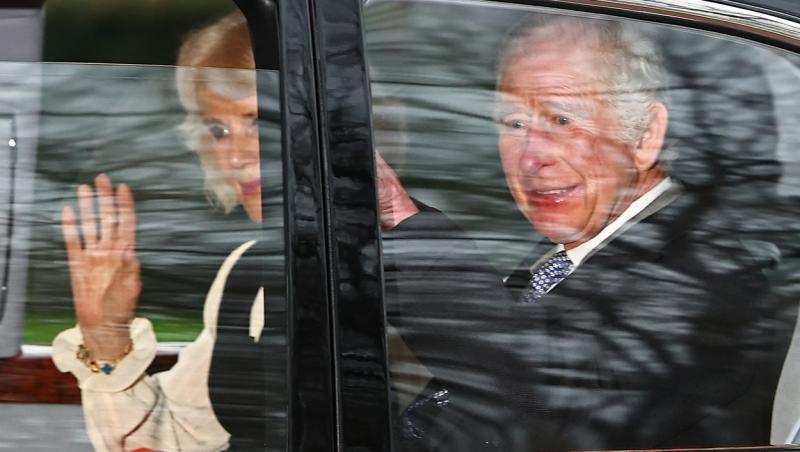 Primele imagini cu Prințul Harry după ce l-a vizitat pe Regele Charles. A petrecut doar 45 de minute cu părintele bolnav de cancer