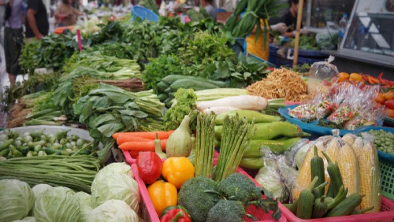 Atenție la legumele din piețe pline de pesticide. Primul pas obligatoriu pe care trebuie să îl faci după ce le-ai cumpărat