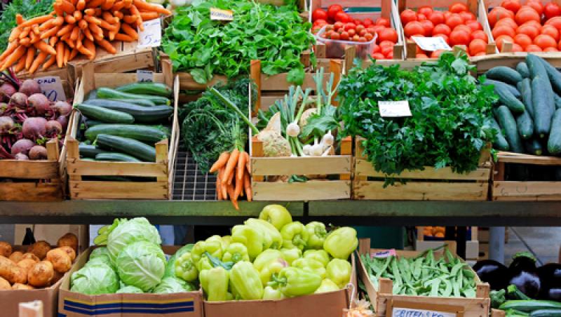 Atenție la legumele din piețe pline de pesticide. Primul pas obligatoriu pe care trebuie să îl faci după ce le-ai cumpărat