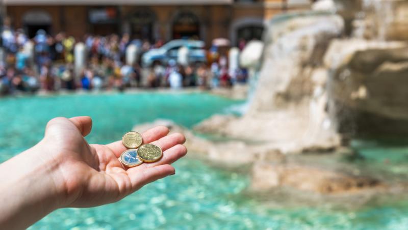 Banii aruncați în Fontana di Trevi se strâng de două ori pe săptămână. Ce sumă colosală rezultă și la ce este folosită