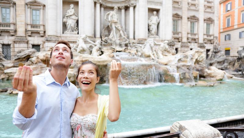 Banii aruncați în Fontana di Trevi se strâng de două ori pe săptămână. Ce sumă colosală rezultă și la ce este folosită