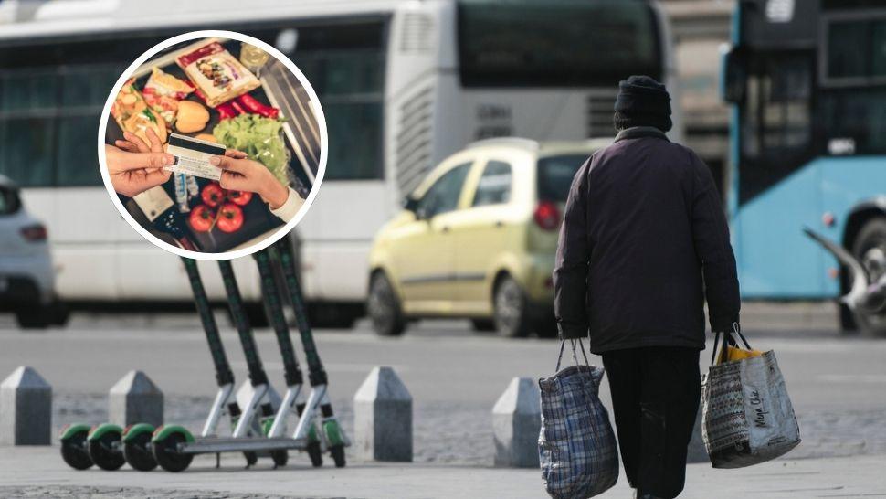 colaj bătrân cu plase din rafie pe stradă și mână care întinde un card la supermarket