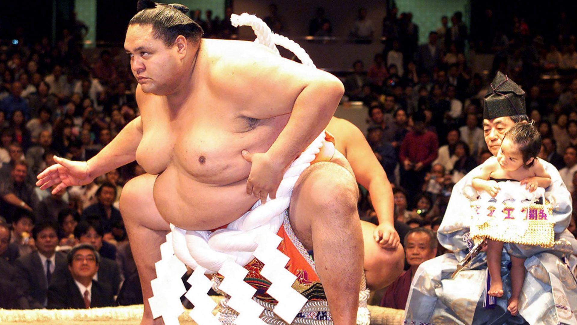 A murit Akebono. Uriașul campion de sumo s-a stins din viață la vârsta de 54 de ani