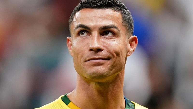Patul pe care a dormit Cristiano Ronaldo, scos la licitație. Prețul de pornire este unul record