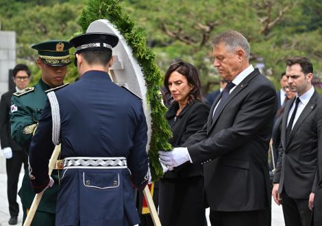 Ce ținută a purtat Carmen Iohannis în vizita diplomatică din Coreea de Sud: „Este la cea mai bună apariție a sa!”