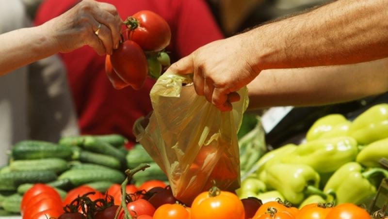 Alertă alimentară! Roșiile de pe piața din România au fost identificate cu 19 substanţe periculoase. Din ce țară provin de fapt