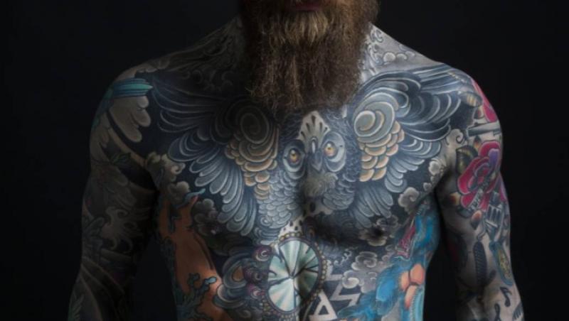 Cum arăta Sylvain Helaine, cunoscut drept cel mai tatuat profesor, înainte să își acopere corpul cu desene și să se transforme
