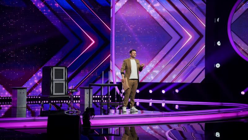 Magicianul Robert Tudor, super show de magie pe scena iUmor. Cosmin Natanticu: „Nu se poate, o sa creadă lumea că ne-am vorbit!”