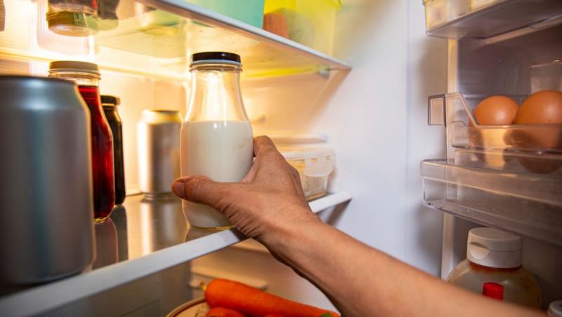 Așezarea laptelui în frigider