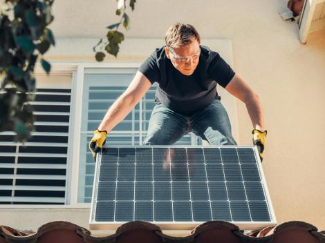 (P) 8 aspecte pe care trebuie să le iei în considerare înainte de a-ţi instala panouri solare