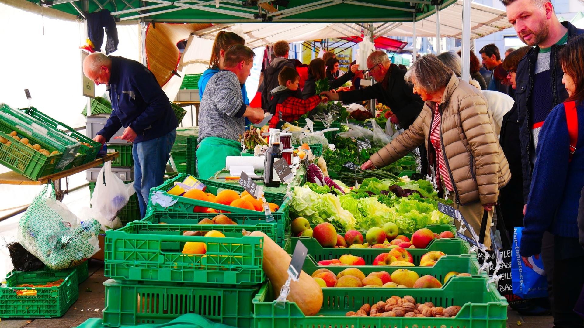 Piața agroalimentară unde se vând legume