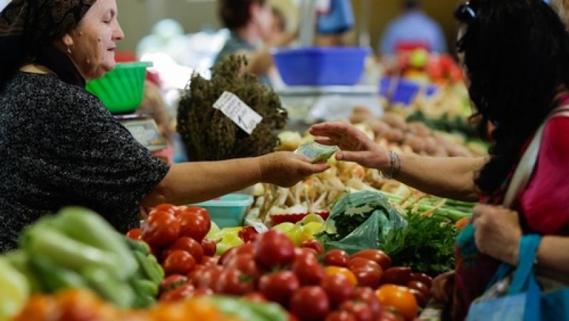 Un aliment cumpărat zilnic de români a ajuns să coste dublu față de 2021. Ce este și de ce românii nu renunță la el