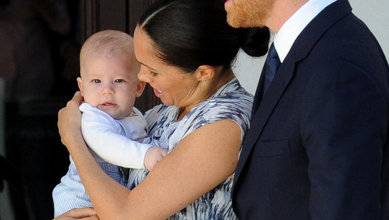 Prințul Harry și Meghan Markle au sărbătorit ziua de naștere a fiului lor, Archie. Familia regală nu a publicat un nou portret