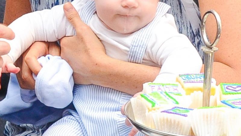 Prințul Harry și Meghan Markle au sărbătorit ziua de naștere a fiului lor, Archie. Familia regală nu a publicat un nou portret