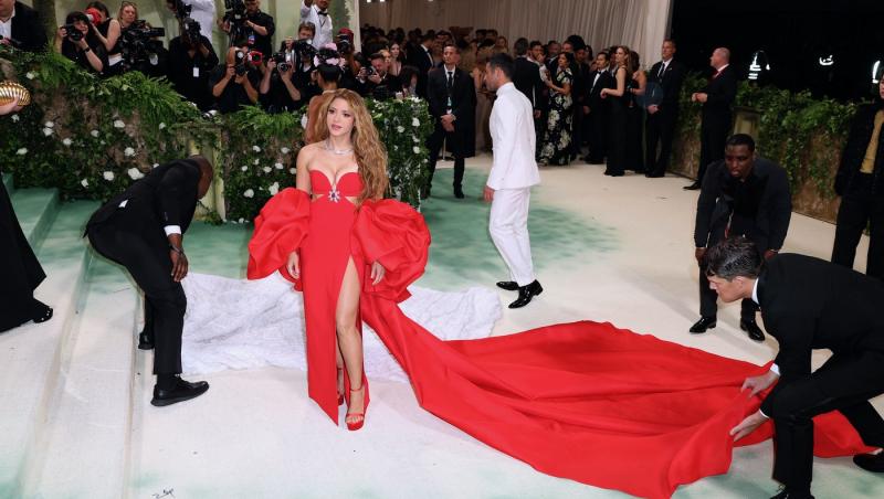 Cine este bărbatul misterios cu care a apărut Shakira la Met Gala 2024. Noul iubit nu i-a fost alături la eveniment