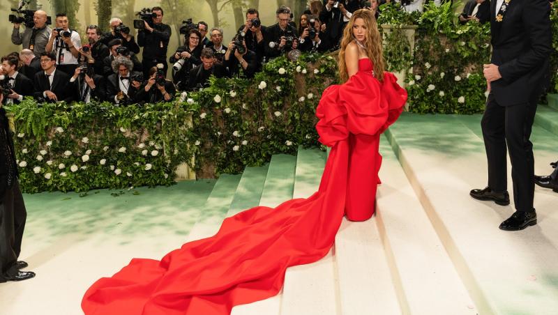 Cine este bărbatul misterios cu care a apărut Shakira la Met Gala 2024. Noul iubit nu i-a fost alături la eveniment