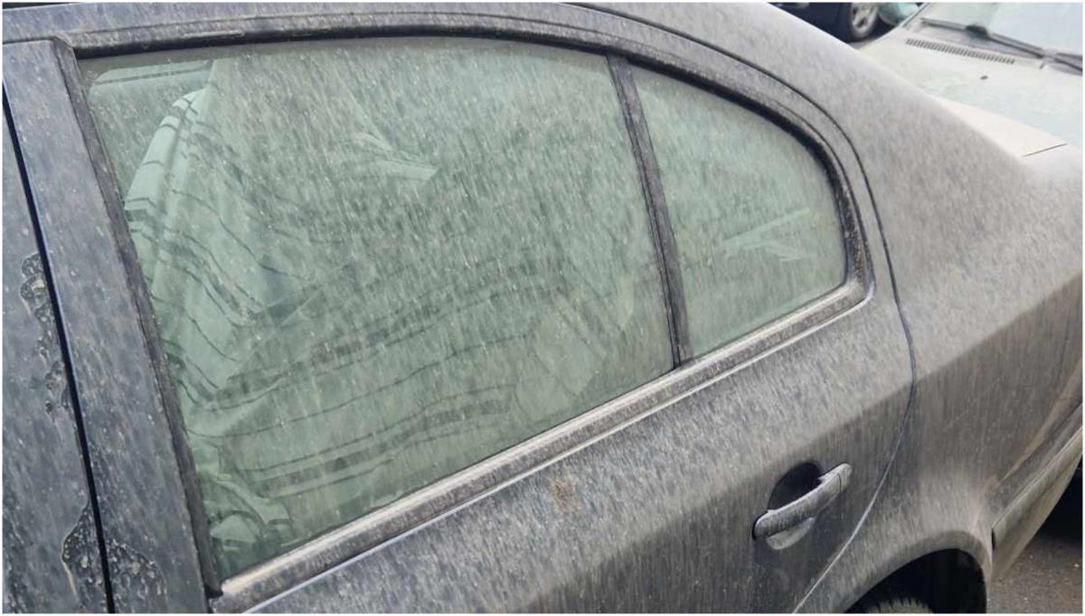 Un nou val de praf saharian ajunge în România! Avertizarea meteorologilor. Unde vor fi vizibile depunerile de praf