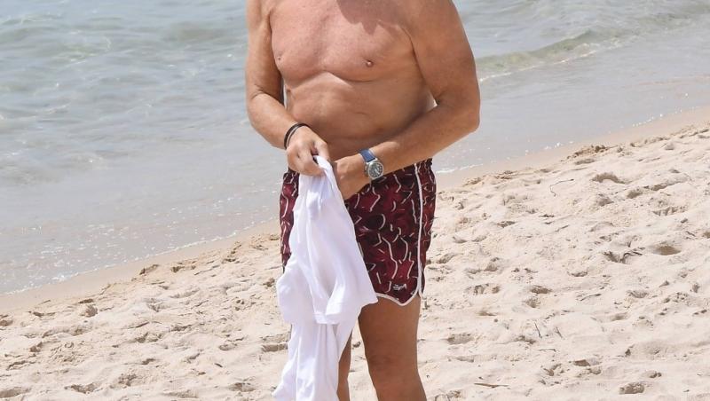 Cum arată acum Dolph Lundgren, actorul din filmele Rocky, la vârsta de 66 ani, la plajă pe lângă soția lui în vârstă de 27 ani