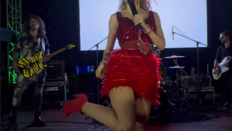 Andreea Bălan, incident pe scenă. Cum a reacționat artista când i s-a rupt tocul în timpul concertului: „Dansez și într-un picior”