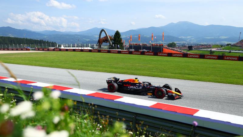 Urmărește acum cursa Formula 1™ pentru Marele Premiu al Austriei.Spectacolul de la Spielberg este LIVE pe Antena1 și în AntenaPLAY