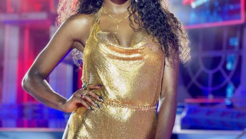 Naomi Hedman, apariție spectaculoasă la „Beach, Please!”. Ce ținută îndrăzneață a îmbrăcat fosta concurentă de la „X Factor”