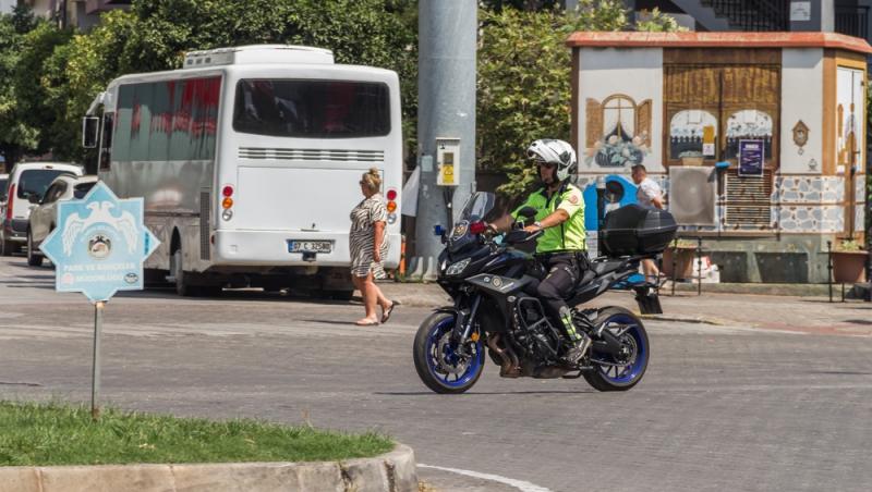 Cum a fost păcălit un turist român în Turcia chiar de polițiști. A plătit o taxă inexistentă