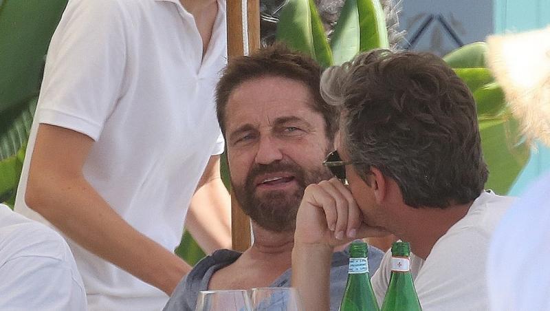 Gerard Butler are o nouă iubită. Cum arată femeia care i-a cucerit inima. Este cu 25 de ani mai tânără decât el