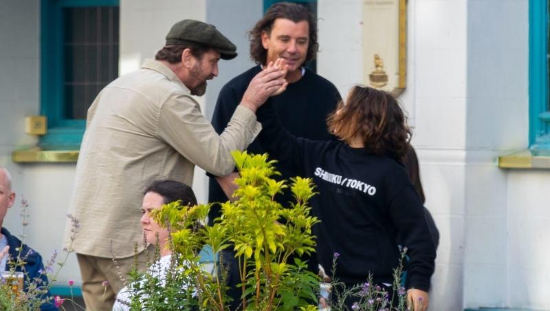 Gerard Butler are o nouă iubită. Cum arată femeia care i-a cucerit inima. Este cu 25 de ani mai tânără decât el