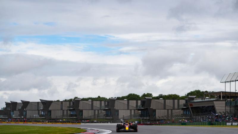 S-au încheiat calificările din Formula 1™ pentru Marele Premiu al Marii Britanii. George Russell în pole position la Silverstone