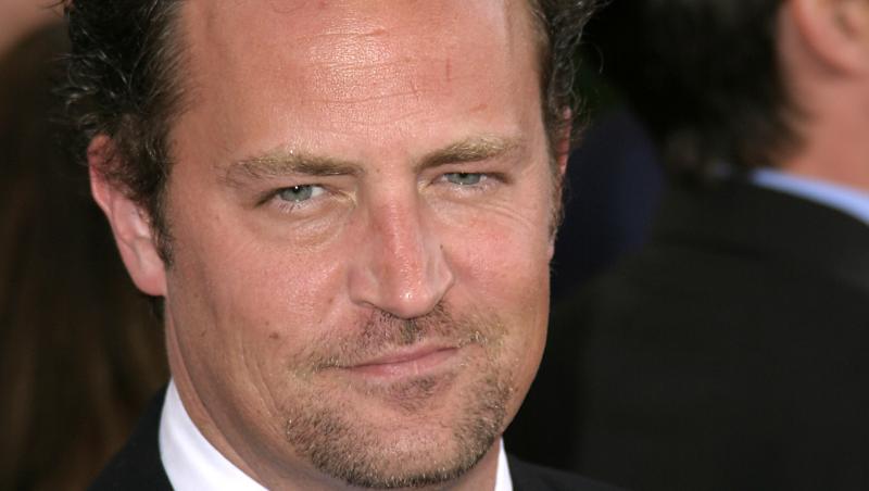 Mai multe persoane și doi medici, arestați în cazul decesului lui Matthew Perry. Ce i s-ar fi întâmplat actorului din Friends