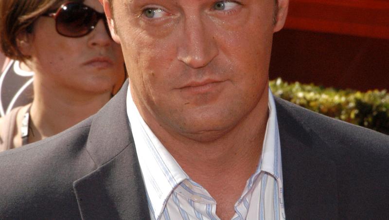 Mai multe persoane și doi medici, arestați în cazul decesului lui Matthew Perry. Ce i s-ar fi întâmplat actorului din Friends