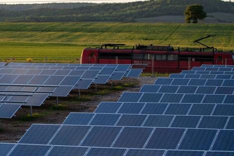 (P) Un distribuitor de panouri fotovoltaice, unica soluție pentru maximum de eficiență!