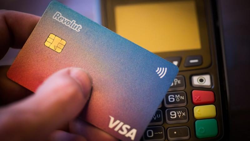 Revolut deschide prima sucursala din România. Ce modificări apar la IBAN-urile clienților