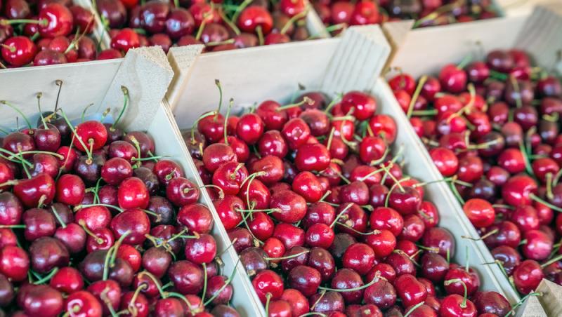 Cireșele de ianuarie costă o adevărată avere. Cu cât a ajuns să se vândă un singur kilogram în piețele din România