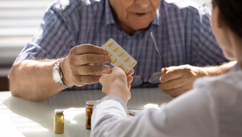 Cine sunt pensionarii care nu mai primesc medicamente compensate. Cum explică Ministerul Sănătății situația revoltătoare