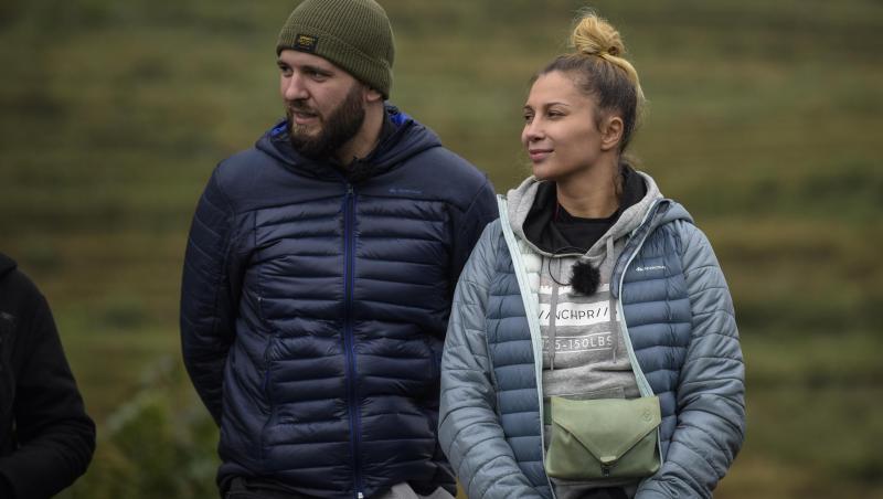 Lora și-a lansat de curând un brand de make-up. Cât costă un ruj de la brandul ei