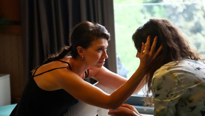 Ana, Mi-ai fost scrisă în ADN | Episodul 2 din 16 ianuarie 2025. Victoria și Ana fac un test ADN. Ce află Alexia