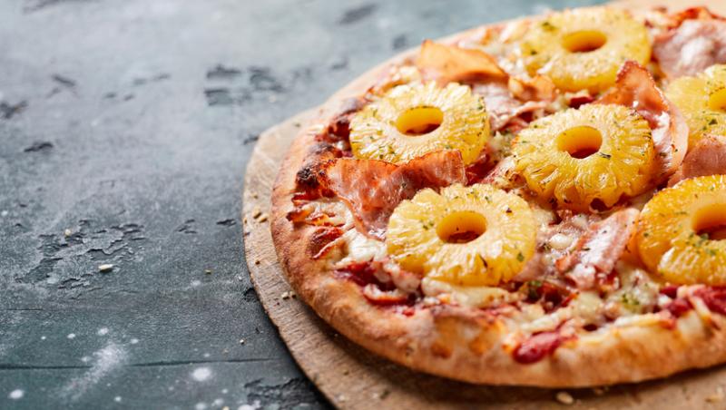 Preț record la o pizza. Cât a ajuns să coste cel mai simplu preparat al italienilor