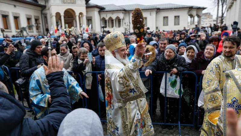 Tradiții și obiceiuri de Bobotează și Sfântul Ioan. Semnificații și ritualuri din România