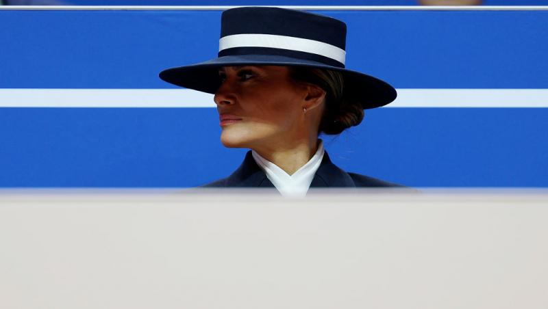 Melania Trump, apariție memorabilă! Ce ținută a ales după ce a renunțat la pălăria care a stârnit controverse la nivel mondial