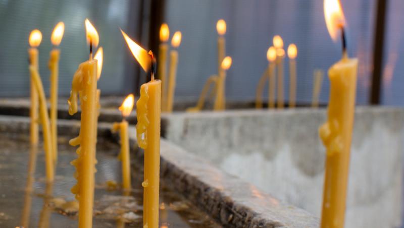 Câte pachete se dau, de fapt, de pomană la parastas. Ce reguli ar trebui să respecte creștinii